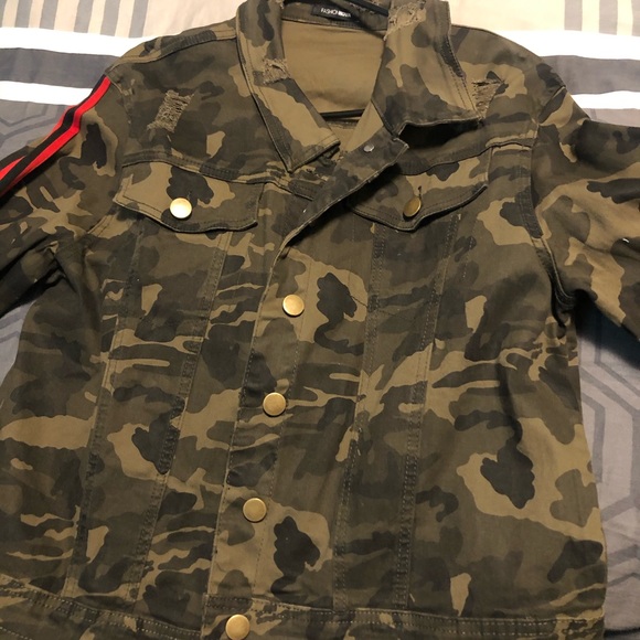 Fashion Nova Jackets & Blazers - New - No tag - 3X Distressed Camo Jacket